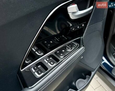 Синій Кіа Niro, об'ємом двигуна 0 л та пробігом 84 тис. км за 19450 $, фото 43 на Automoto.ua