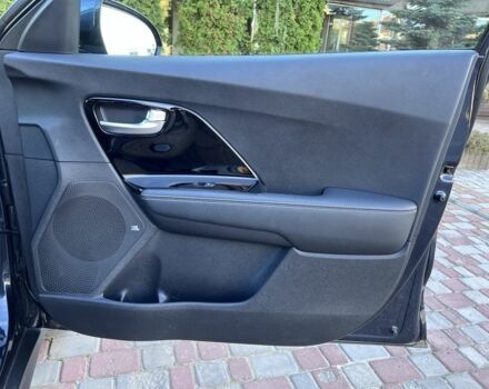 Синий Киа Niro, объемом двигателя 0 л и пробегом 112 тыс. км за 20467 $, фото 18 на Automoto.ua