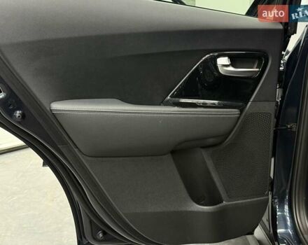 Синий Киа Niro, объемом двигателя 0 л и пробегом 130 тыс. км за 19037 $, фото 31 на Automoto.ua
