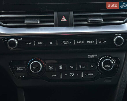 Синий Киа Niro, объемом двигателя 0 л и пробегом 108 тыс. км за 19400 $, фото 46 на Automoto.ua