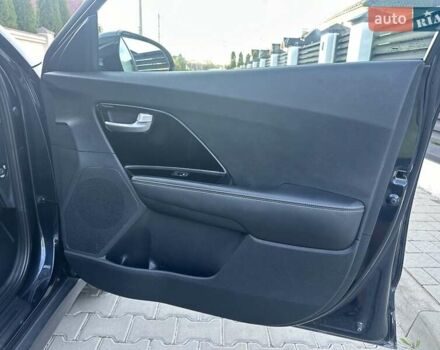 Синий Киа Niro, объемом двигателя 0 л и пробегом 137 тыс. км за 19499 $, фото 54 на Automoto.ua