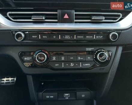 Синий Киа Niro, объемом двигателя 0 л и пробегом 75 тыс. км за 23200 $, фото 51 на Automoto.ua