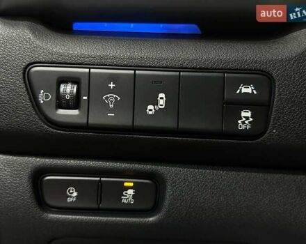 Синій Кіа Niro, об'ємом двигуна 0 л та пробігом 71 тис. км за 24900 $, фото 43 на Automoto.ua
