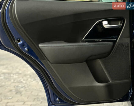 Синий Киа Niro, объемом двигателя 0 л и пробегом 108 тыс. км за 19400 $, фото 37 на Automoto.ua