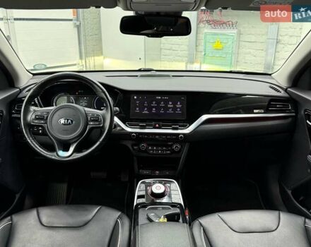Синий Киа Niro, объемом двигателя 0 л и пробегом 130 тыс. км за 19037 $, фото 19 на Automoto.ua