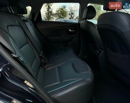 Синий Киа Niro, объемом двигателя 0 л и пробегом 75 тыс. км за 23200 $, фото 70 на Automoto.ua