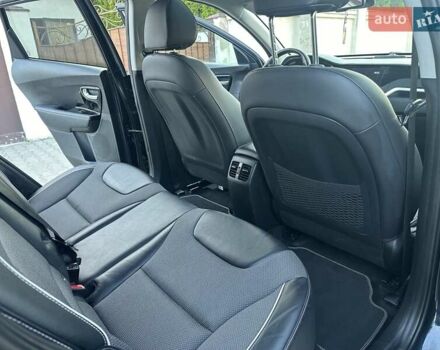 Синий Киа Niro, объемом двигателя 0 л и пробегом 137 тыс. км за 19499 $, фото 64 на Automoto.ua