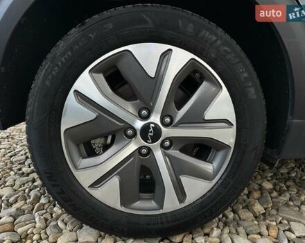 Синий Киа Niro, объемом двигателя 0 л и пробегом 75 тыс. км за 23200 $, фото 25 на Automoto.ua