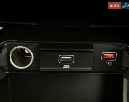 Синій Кіа Niro, об'ємом двигуна 0 л та пробігом 71 тис. км за 24900 $, фото 60 на Automoto.ua