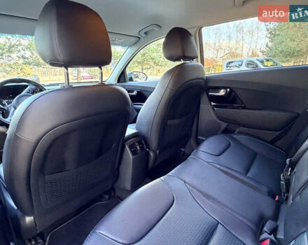 Синій Кіа Niro, об'ємом двигуна 0 л та пробігом 45 тис. км за 23400 $, фото 21 на Automoto.ua