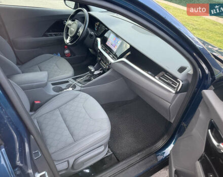 Синий Киа Niro, объемом двигателя 1.58 л и пробегом 40 тыс. км за 19900 $, фото 19 на Automoto.ua