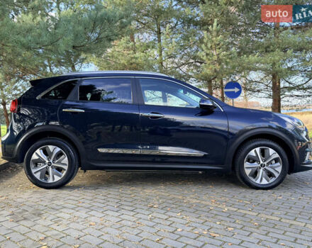 Синій Кіа Niro, об'ємом двигуна 0 л та пробігом 45 тис. км за 23400 $, фото 16 на Automoto.ua