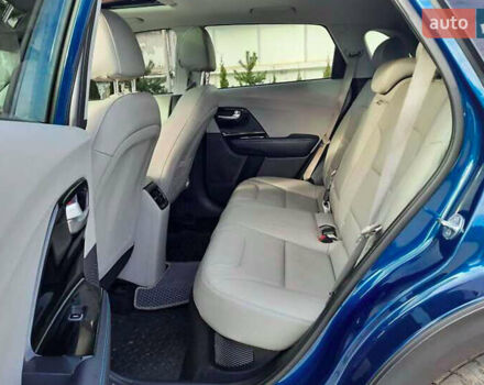 Синий Киа Niro, объемом двигателя 1.58 л и пробегом 85 тыс. км за 16400 $, фото 23 на Automoto.ua