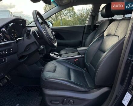 Синий Киа Niro, объемом двигателя 0 л и пробегом 75 тыс. км за 23200 $, фото 29 на Automoto.ua
