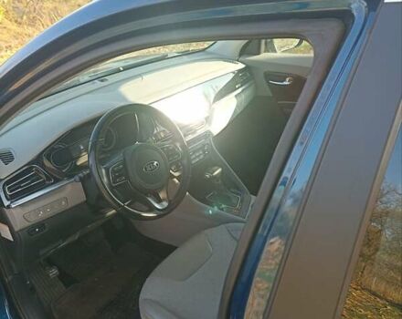Синий Киа Niro, объемом двигателя 1.58 л и пробегом 98 тыс. км за 21500 $, фото 2 на Automoto.ua