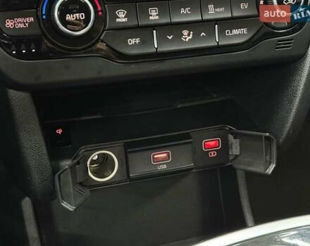 Синий Киа Niro, объемом двигателя 0 л и пробегом 130 тыс. км за 19037 $, фото 21 на Automoto.ua