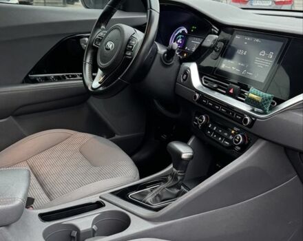Синий Киа Niro, объемом двигателя 1.6 л и пробегом 68 тыс. км за 19500 $, фото 16 на Automoto.ua