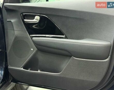 Синий Киа Niro, объемом двигателя 0 л и пробегом 130 тыс. км за 19037 $, фото 22 на Automoto.ua