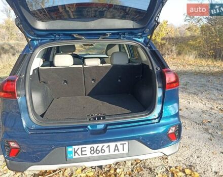 Синий Киа Niro, объемом двигателя 1.58 л и пробегом 98 тыс. км за 21500 $, фото 4 на Automoto.ua