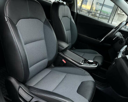 Синий Киа Niro, объемом двигателя 0 л и пробегом 44 тыс. км за 21700 $, фото 53 на Automoto.ua