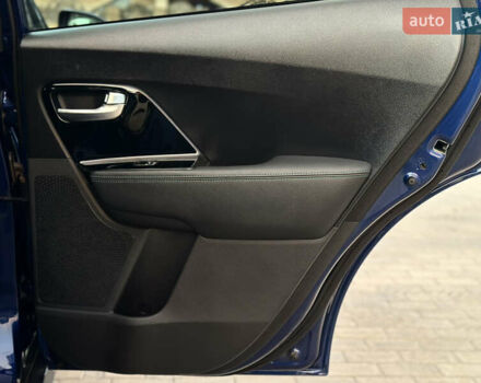 Синий Киа Niro, объемом двигателя 0 л и пробегом 109 тыс. км за 18950 $, фото 40 на Automoto.ua