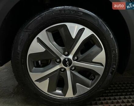 Синій Кіа Niro, об'ємом двигуна 0 л та пробігом 65 тис. км за 23200 $, фото 35 на Automoto.ua
