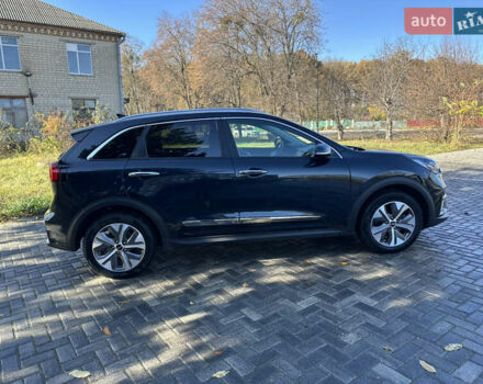 Синий Киа Niro, объемом двигателя 0 л и пробегом 95 тыс. км за 21100 $, фото 6 на Automoto.ua
