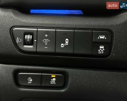 Синій Кіа Niro, об'ємом двигуна 0 л та пробігом 71 тис. км за 24900 $, фото 6 на Automoto.ua