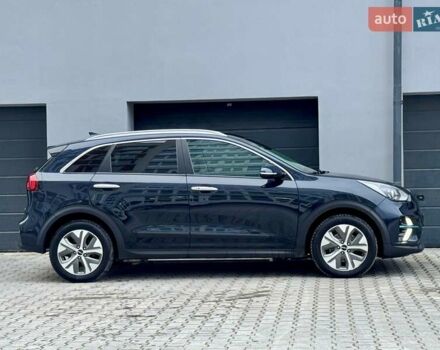 Синій Кіа Niro, об'ємом двигуна 0 л та пробігом 114 тис. км за 16999 $, фото 18 на Automoto.ua