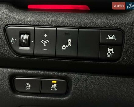 Синій Кіа Niro, об'ємом двигуна 0 л та пробігом 71 тис. км за 24900 $, фото 5 на Automoto.ua