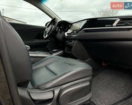 Синій Кіа Niro, об'ємом двигуна 0 л та пробігом 71 тис. км за 24900 $, фото 90 на Automoto.ua