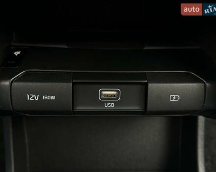 Синій Кіа Niro, об'ємом двигуна 0 л та пробігом 71 тис. км за 24900 $, фото 59 на Automoto.ua