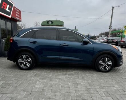 Синий Киа Niro, объемом двигателя 1.6 л и пробегом 68 тыс. км за 19500 $, фото 2 на Automoto.ua
