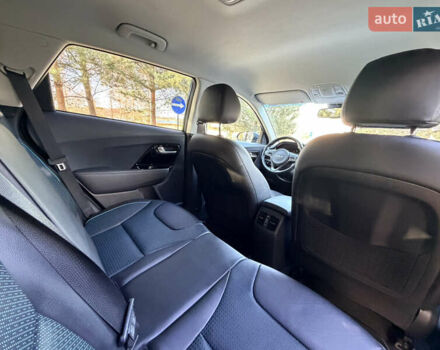 Синій Кіа Niro, об'ємом двигуна 0 л та пробігом 45 тис. км за 23400 $, фото 25 на Automoto.ua