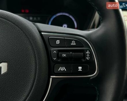 Синій Кіа Niro, об'ємом двигуна 0 л та пробігом 71 тис. км за 24900 $, фото 47 на Automoto.ua