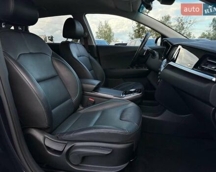 Синий Киа Niro, объемом двигателя 0 л и пробегом 75 тыс. км за 23200 $, фото 75 на Automoto.ua