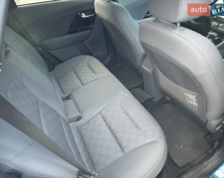 Синий Киа Niro, объемом двигателя 1.58 л и пробегом 40 тыс. км за 19900 $, фото 21 на Automoto.ua