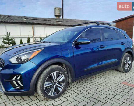 Синий Киа Niro, объемом двигателя 1.58 л и пробегом 85 тыс. км за 16400 $, фото 3 на Automoto.ua