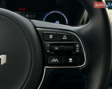 Синій Кіа Niro, об'ємом двигуна 0 л та пробігом 71 тис. км за 24900 $, фото 11 на Automoto.ua