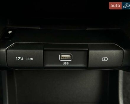 Синій Кіа Niro, об'ємом двигуна 0 л та пробігом 71 тис. км за 24900 $, фото 13 на Automoto.ua