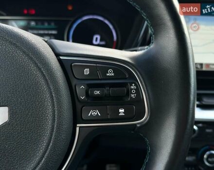Синий Киа Niro, объемом двигателя 0 л и пробегом 75 тыс. км за 23200 $, фото 7 на Automoto.ua