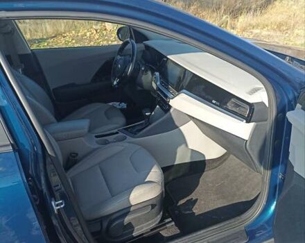 Синий Киа Niro, объемом двигателя 1.58 л и пробегом 98 тыс. км за 21500 $, фото 6 на Automoto.ua