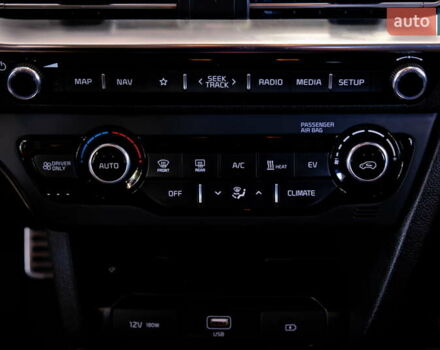 Синий Киа Niro, объемом двигателя 0 л и пробегом 97 тыс. км за 22500 $, фото 25 на Automoto.ua