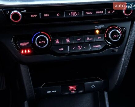 Синій Кіа Niro, об'ємом двигуна 0 л та пробігом 114 тис. км за 16999 $, фото 39 на Automoto.ua