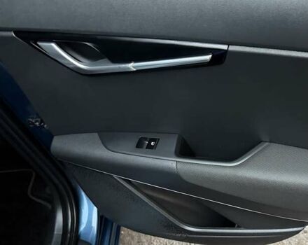 Синій Кіа Niro, об'ємом двигуна 0 л та пробігом 59 тис. км за 24950 $, фото 76 на Automoto.ua