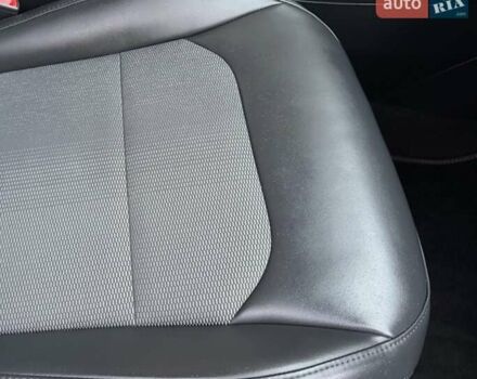 Синій Кіа Niro, об'ємом двигуна 0 л та пробігом 59 тис. км за 24950 $, фото 38 на Automoto.ua