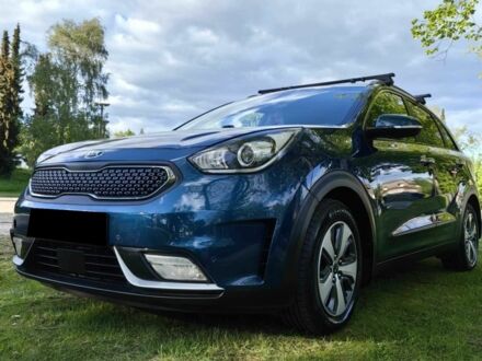 Киа Niro 2017 в Киеве на Automoto.ua Синий Киа Niro, объемом двигателя 1.6 л и пробегом 120 тыс. км за 12000 $, фото 1 на Automoto.ua