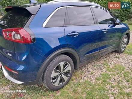 Киа Niro 2017 в Черновцах на Automoto.ua Синий Киа Niro, объемом двигателя 1.58 л и пробегом 141 тыс. км за 13900 $, фото 1 на Automoto.ua