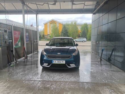 Синій Кіа Niro, об'ємом двигуна 1.6 л та пробігом 35 тис. км за 15800 $, фото 1 на Automoto.ua