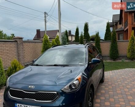 Синий Киа Niro, объемом двигателя 1.58 л и пробегом 96 тыс. км за 15900 $, фото 1 на Automoto.ua